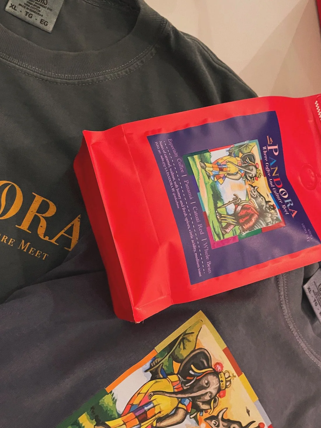 La Pandora Coffee packaging and visual identity